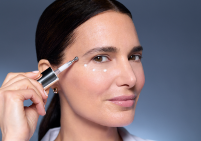 Frissítsd fel a tekinteted az Institut Esthederm szemkörnyékápoló szérumával!