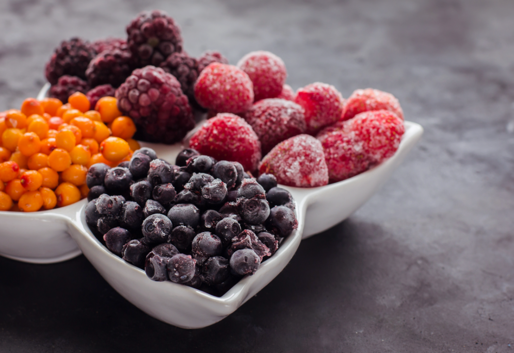 A dietetikusok állítják – ezt a 4 gyümölcsöt jobb fagyasztva enni