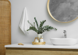 Így dobd fel a klasszikus fehér fürdőszobád