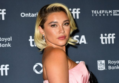 Florence Pugh különleges meztelenruhát viselt, imádja mindenki