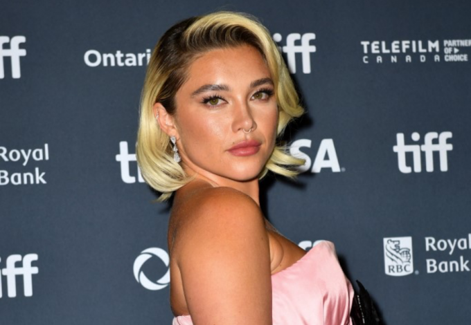 Florence Pugh különleges meztelenruhát viselt, imádja mindenki