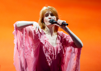 „Életmentő műtéten kellett átesnem” - A Florence and The Machine énekesnője megrendítő vallomást tett