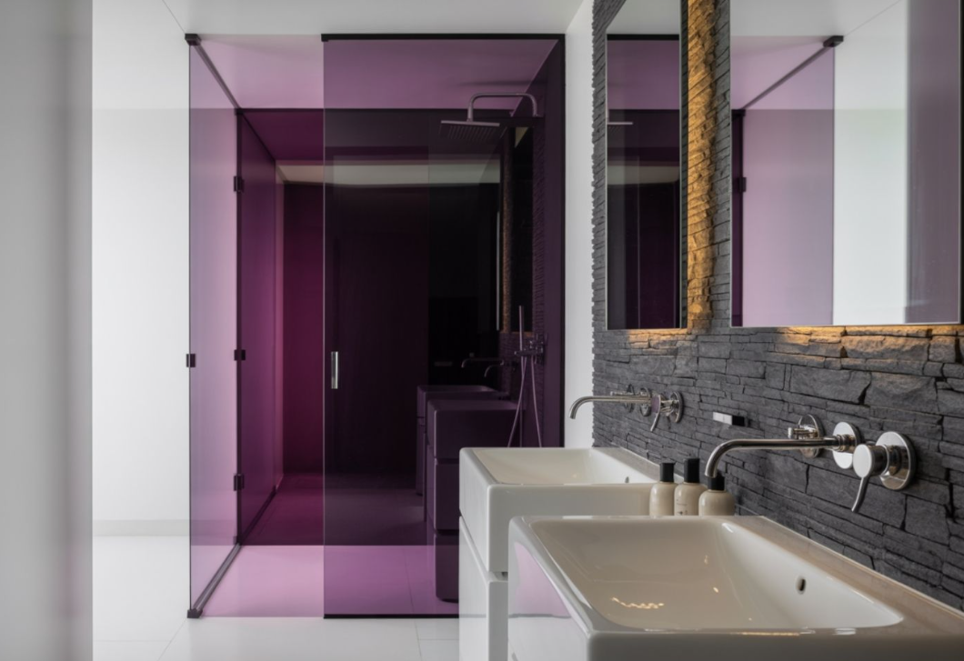 Ez a szín mindenkinek jól áll – és most a fürdőszobák új kedvence lesz