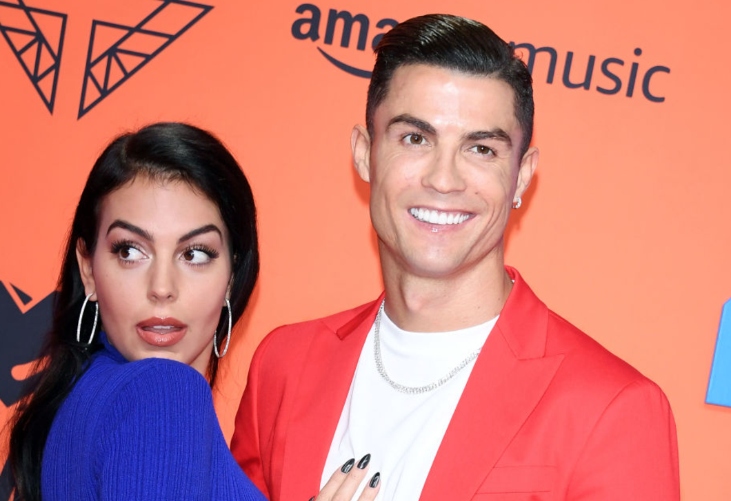 Végre eljegyezte szerelmét Cristiano Ronaldo: itt az óriási gyűrű