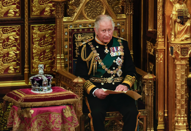 Károly király felbosszantotta az angolokat: sokan megutálták ezért a lépésért