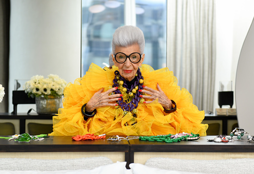 Különleges stílusérzéked van? Szerezz meg egy darabot Iris Apfel örökségéből!