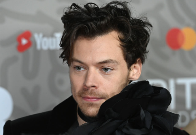 Harry Styles megsérült - veszélyes divat terjed a koncerteken