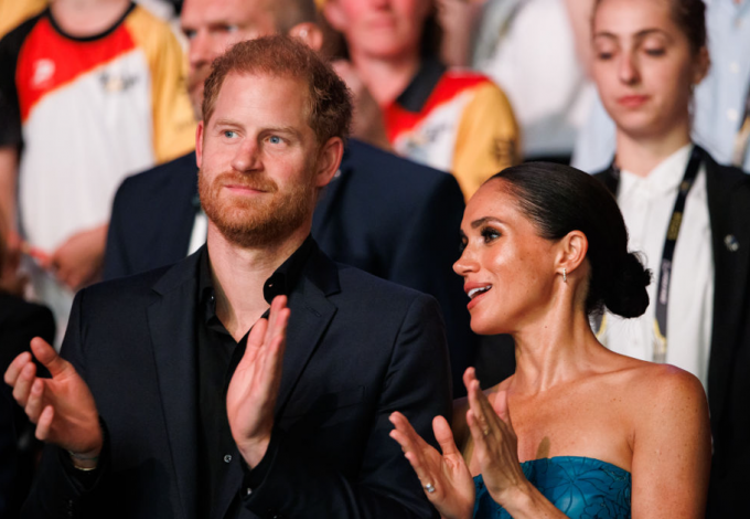 Megszólalt a testbeszéd-szakértő: Meghan Markle így szorította háttérbe Harry herceget