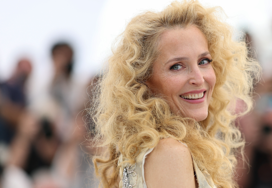Gillian Anderson...
