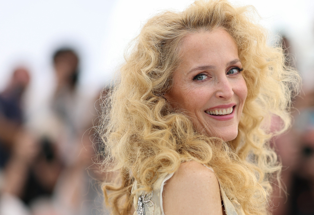 Gillian Anderson ennek az olcsó, drogériában kapható arckrémnek köszönheti fiatalos arcbőrét
