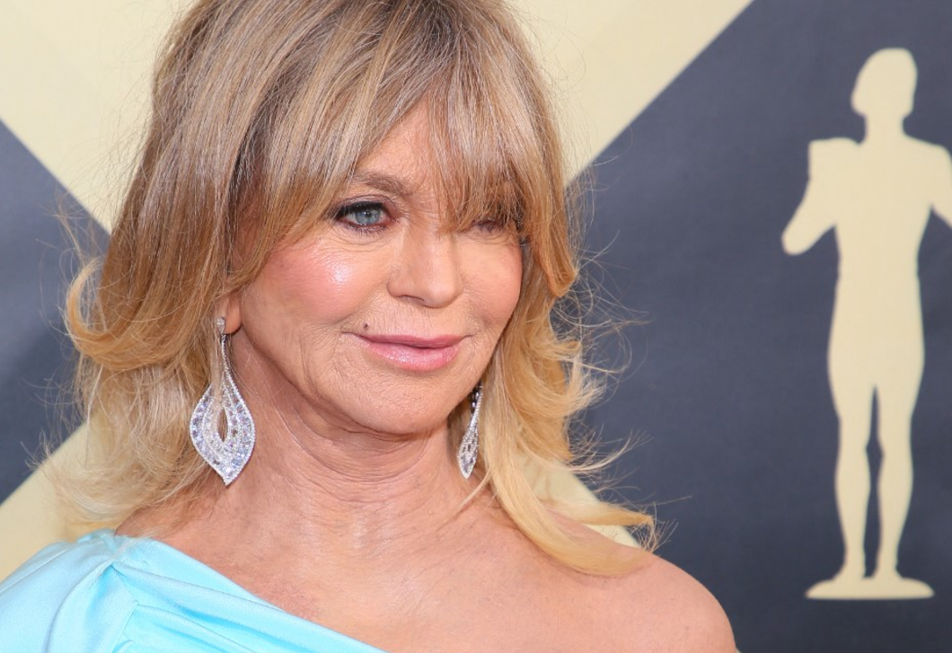 Goldie Hawn fehér konyhája megmutatja, mi jöhet a konyhai hátlapok helyére