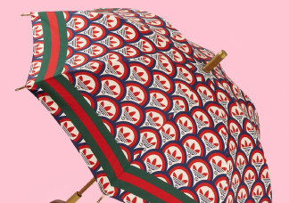 Kiakadtak a vásárlók: nem véd az eső ellen a Gucci és az Adidas félmilliós ernyője