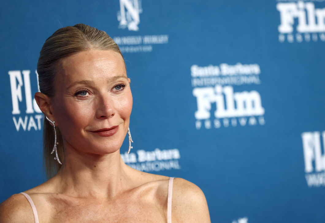 A miniruháját akarja most mindenki – Rózsaszínben idézte meg a '90-es éveket Gwyneth Paltrow