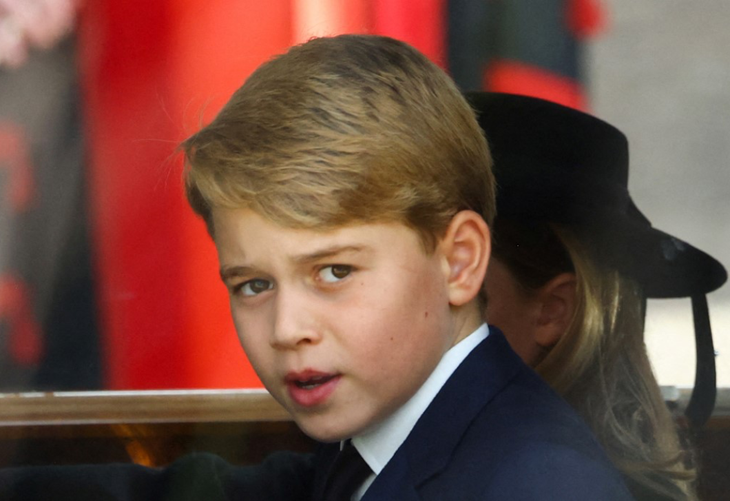 Fontos dolgot üzent a királyi család György herceg legújabb fotóival
