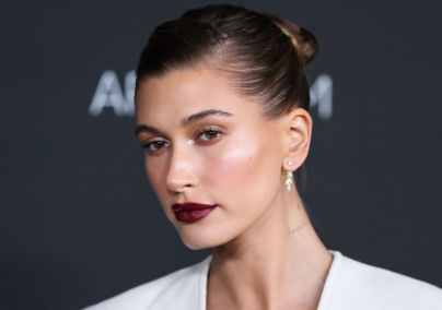 Hailey Bieber konyhája megmutatja, mi lesz 2026 legtrendibb árnyalata – a sötétkék az új semleges Hailey Biebe...