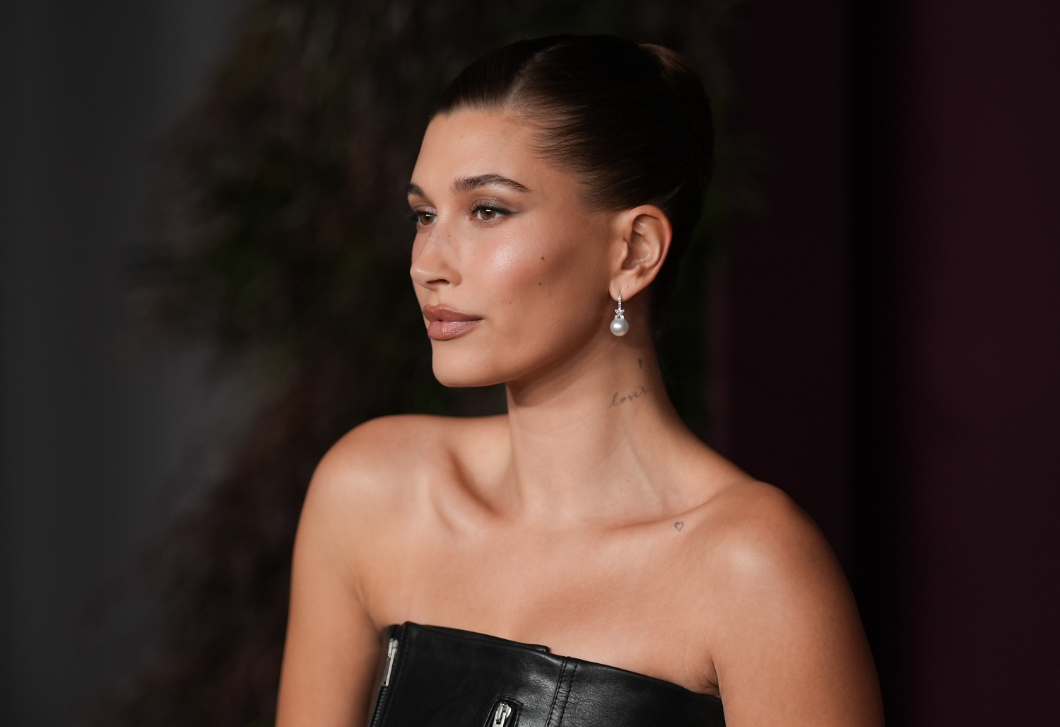 Hailey Bieber leopárdos körmeit akarja most mindenki – egyszerűen csodás