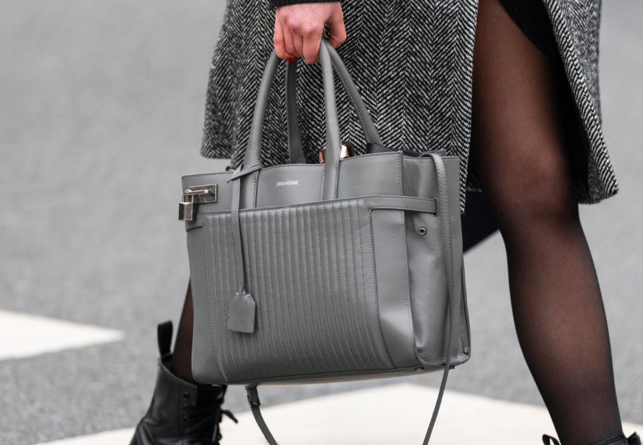 Felejtsd el a klasszikus feketét: Ez a meglepő harisnyaszín 2026 tavaszának legnagyobb slágere, főkép