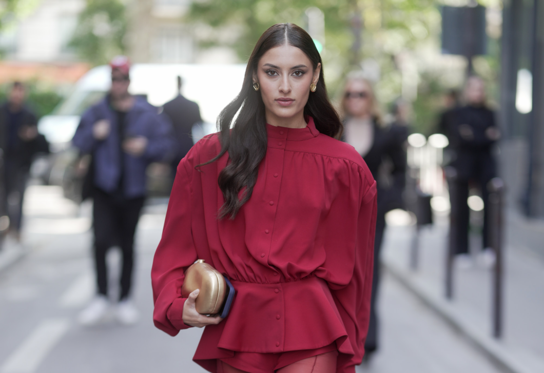 Hódító útjukra indultak a színes harisnyák – ezek az árnyalatok most a legmenőbbek