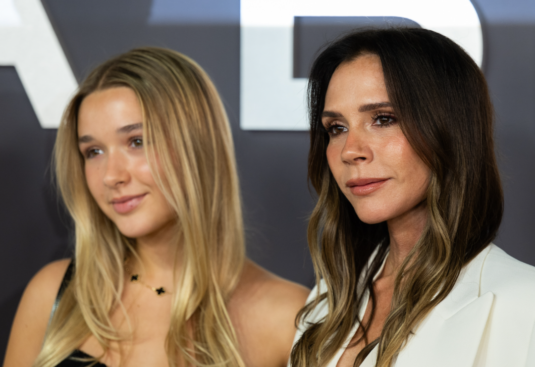 Már most divatikon? Harper Beckham szőrme kabátját akarja most mindenki, egyszerűen csodás