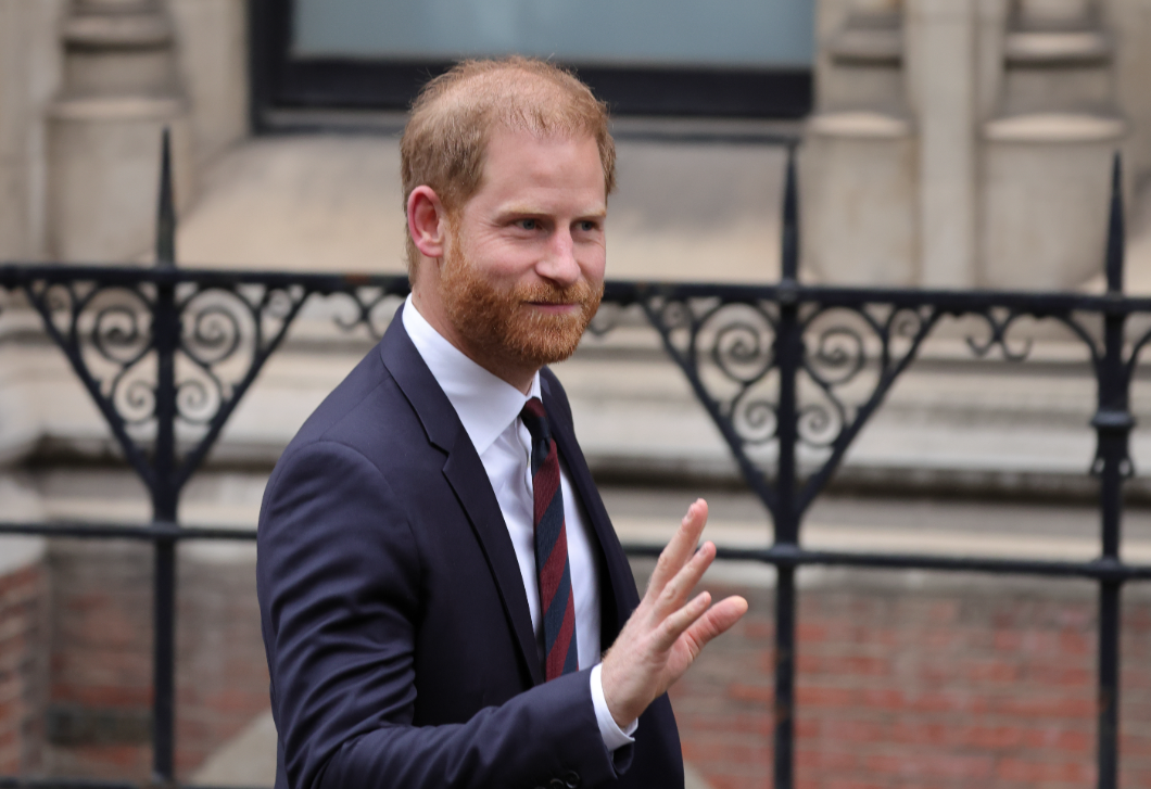 Harry herceg békülne? Bennfentesek állítják, szeretné elvinni a gyerekeit Károly királyhoz