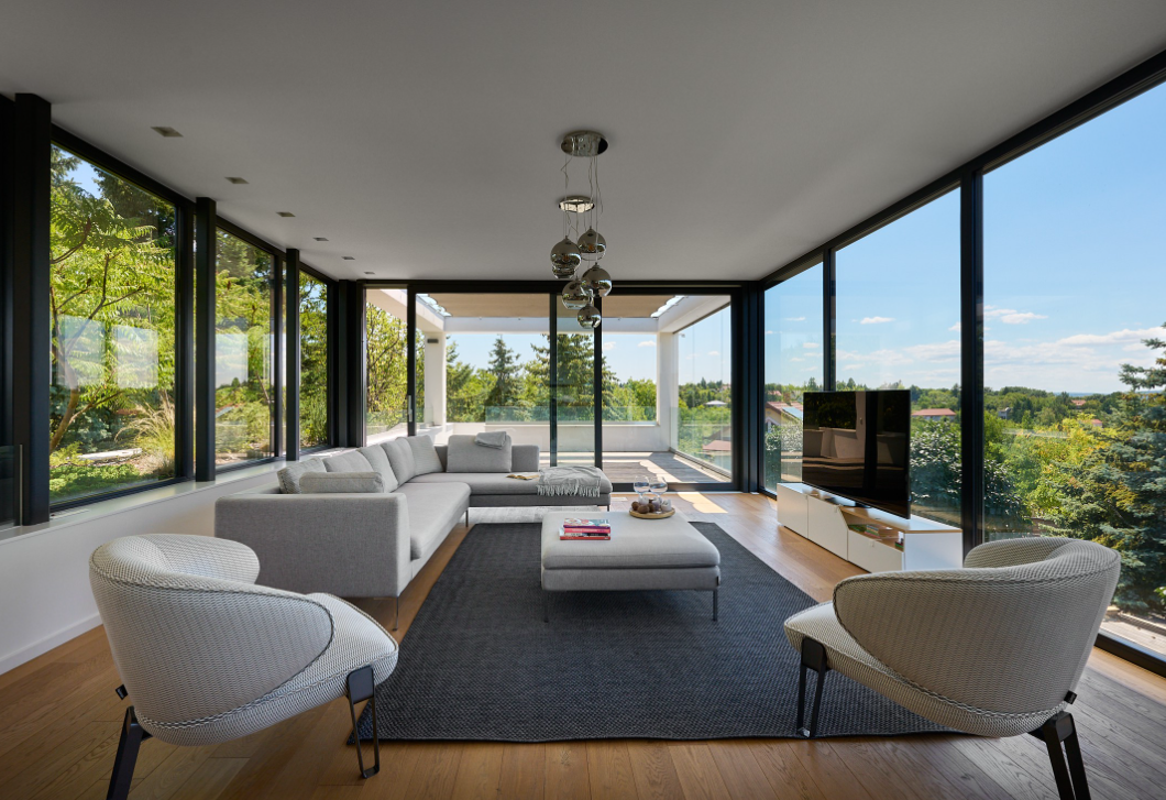 Miért került a nappali az emeletre? Ebben a házban a kilátás mindent felülír