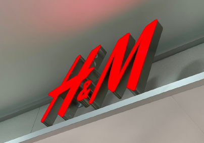 Hatalmas dobásra készül a H&M, nem akármit dobnak piacra