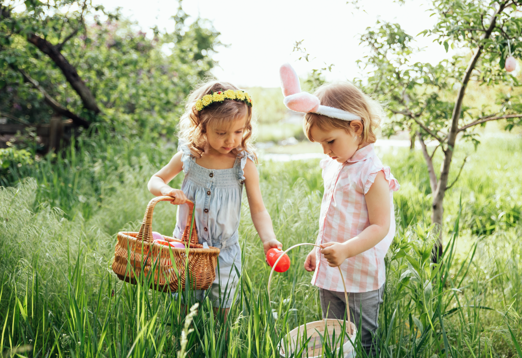 7 furcsa húséti szokás a nagyvilágból az edényhajigálástól a vesszőzésig