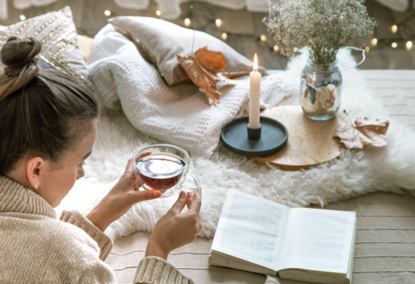 A hygge varázsa gyertyákkal: Az otthon melegének skandináv titka