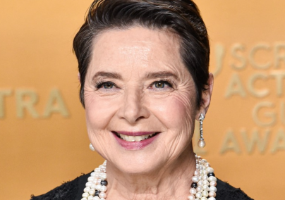 2026 legszebb rusztikus konyhája? Isabella Rossellini okos tárolással újraértelmezi a konyhaszigetet 2026 legszeb...