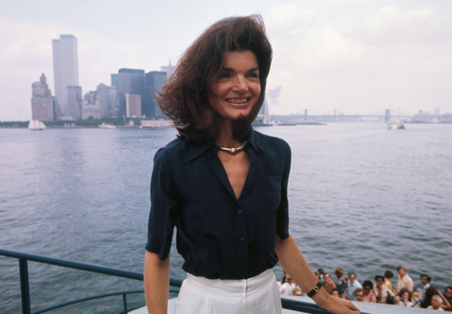 Időtlen elegancia – íme Jackie Kennedy divatippjei, amik ma is megállják a helyüket, főkép