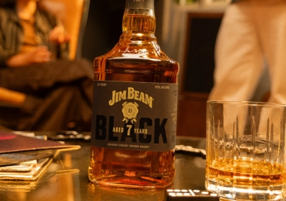 Jim Beam Black – feketébe öltöztetett lágyság