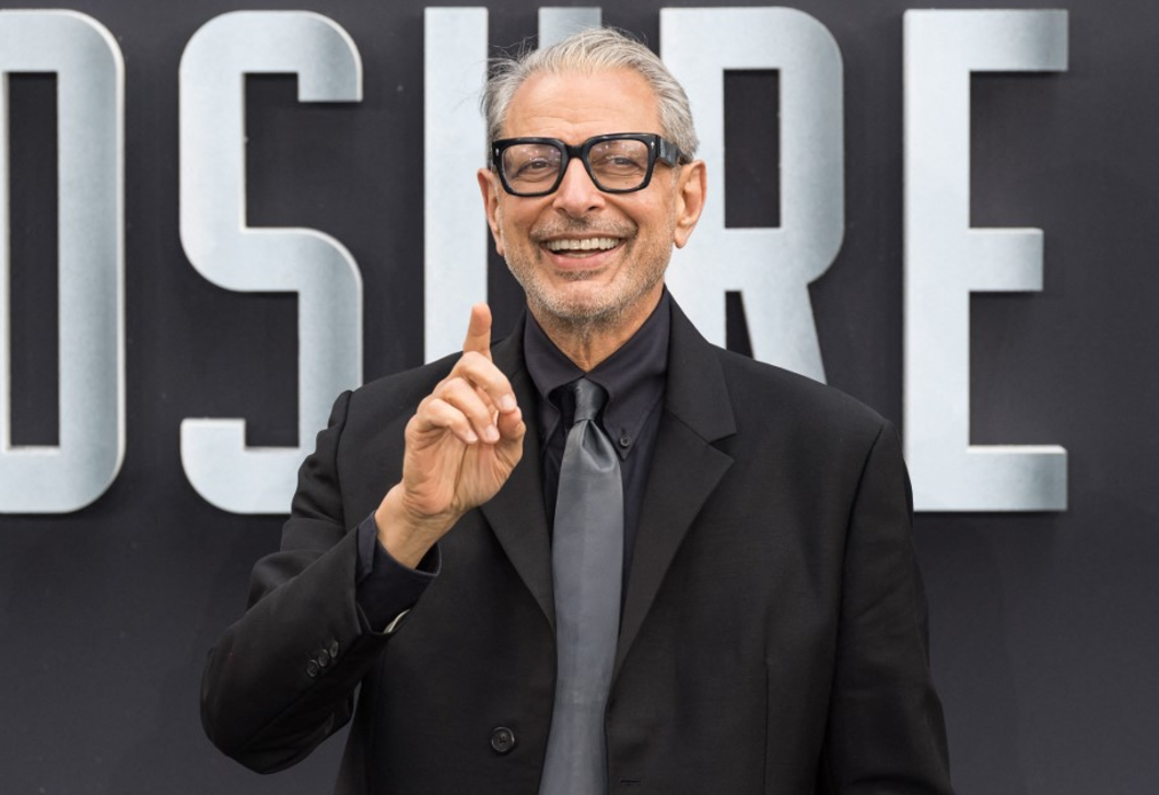 Jeff Goldblum megmutatta, melyik szín teszi azonnal barátságosabbá a teraszt