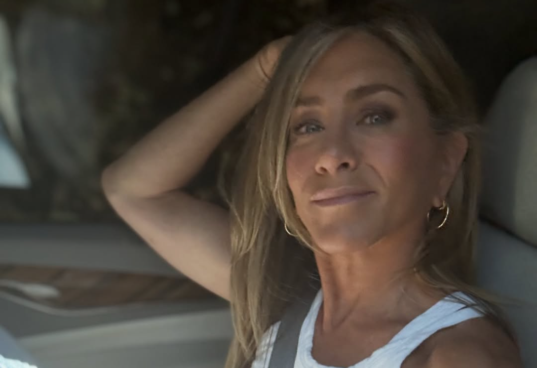 Jennifer Aniston szerelmes fotóján pörög most a net – így öleli születésnapos kedvesét