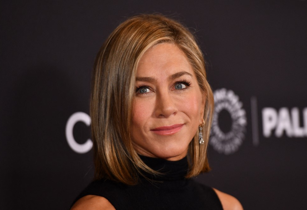 Jennifer Aniston szokatlan árnyalatot választott a nappalijába, így lett egészen egyedülálló