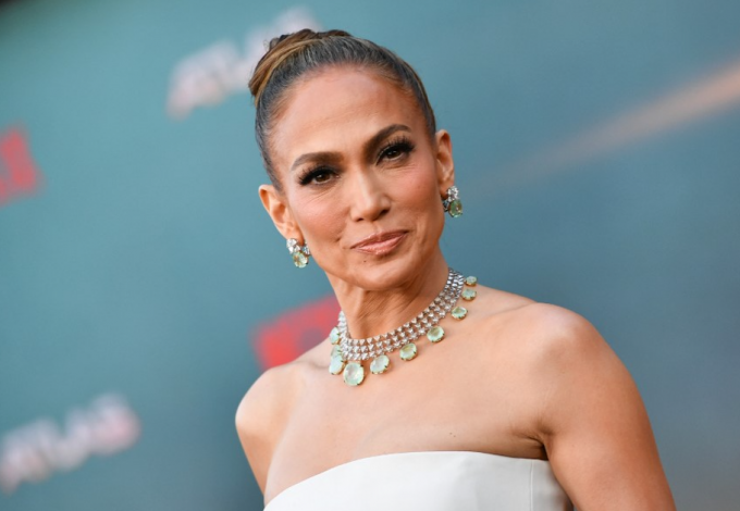 Jennifer Lopez születésnapi buliját a Bridgerton ihlette, itt vannak a részletek