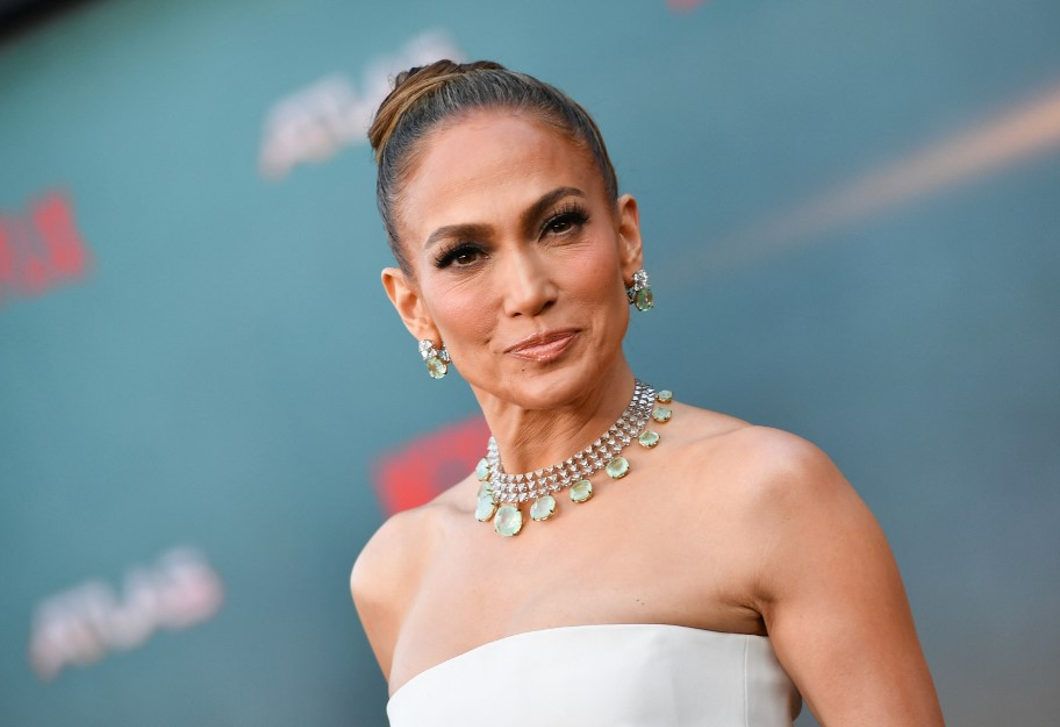 Jennifer Lopez születésnapi buliját a Bridgerton ihlette, itt vannak a részletek