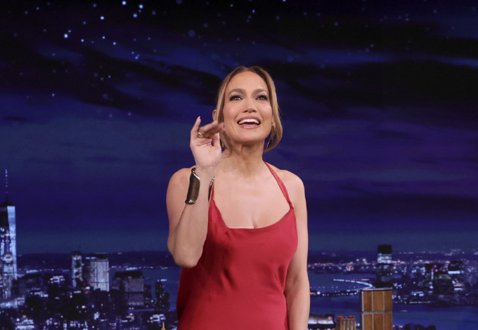 Jennifer Lopez manikűrje azonnal a nyár menő körömtrendje lett