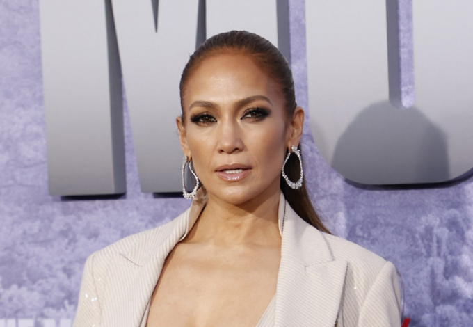 Jennifer Lopez megvillantotta az izmos felsőtestét, megdöbbentek az emberek