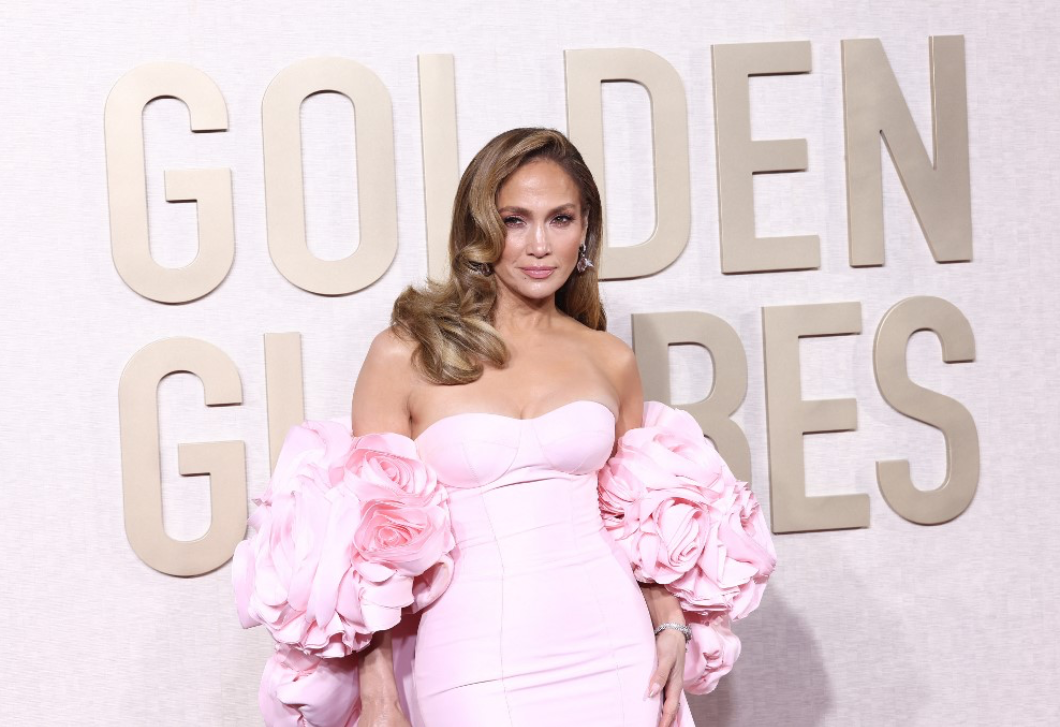 Jennifer Lopez felvette élete legmerészebb meztelenruháját, így még sosem láttuk 