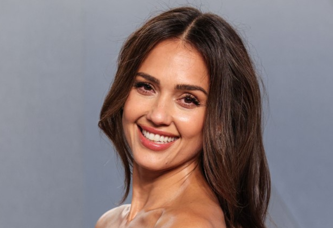 Jessica Alba olyan színt választott a konyhába, amitől sokan tartanak – mégis meglepően elegáns lett