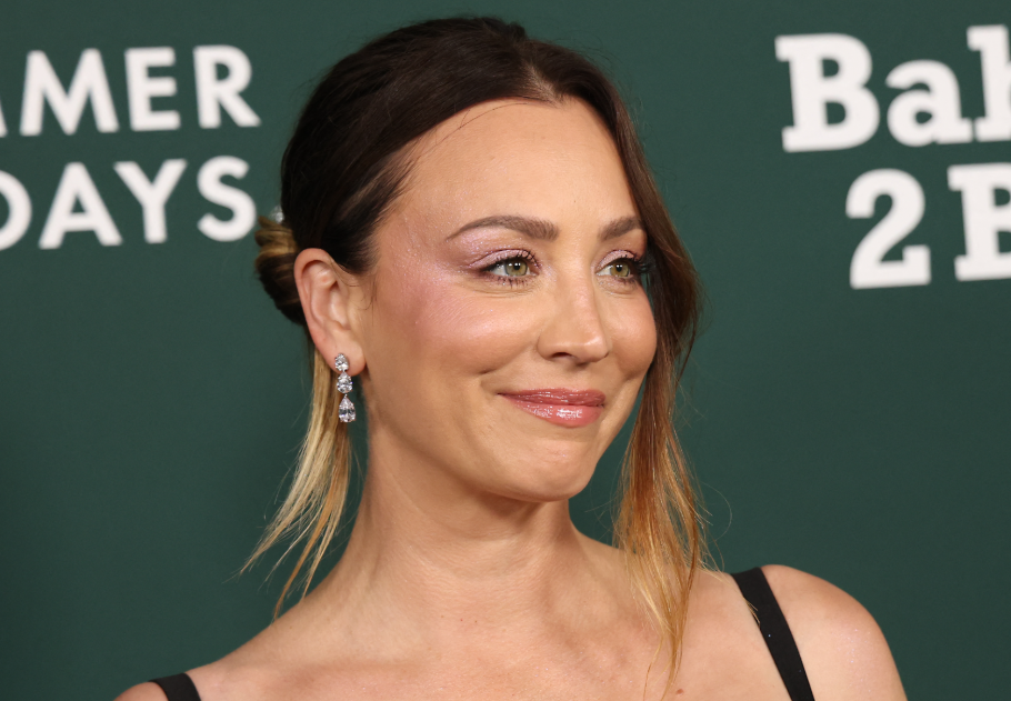 Kaley Cuoco kitálalt: ez a színésznő nem volt kedves vele a Bűbájos Boszorkák forgatásán, főkép