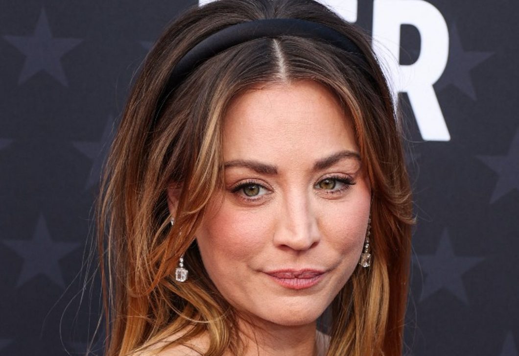 Hangulatváltás egyetlen gesztussal – Kaley Cuoco hálószobáját dicsérik most a tervezők