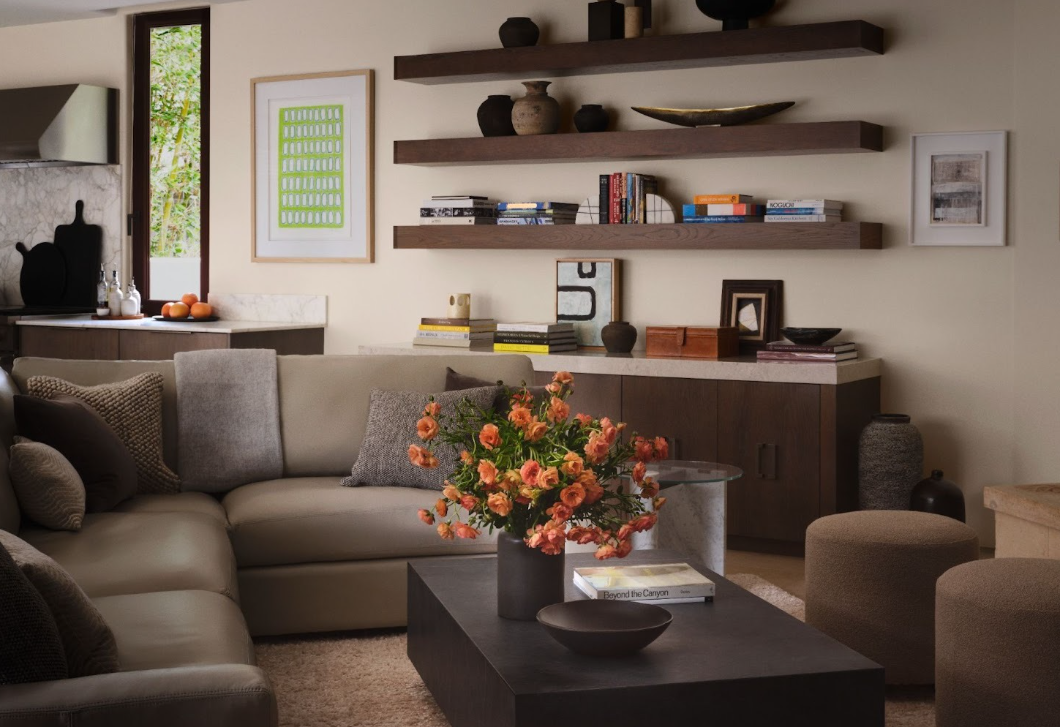 Azt hitted, a barna komor? Ez a művészi otthon gyönyörű és tele van energiával