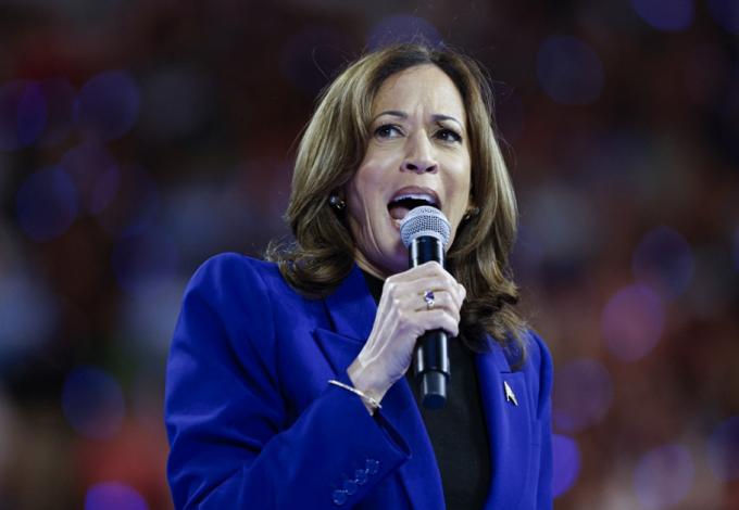 Kamala Harris nadrágkosztümjéről beszél most mindenki, különleges színt választott