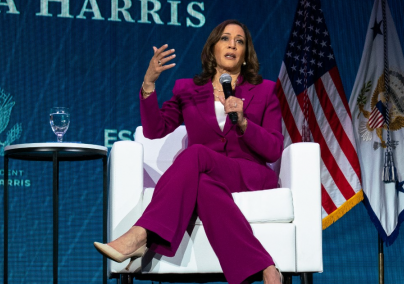 Kamala Harris nappalija ettől a színtől annyira elegáns