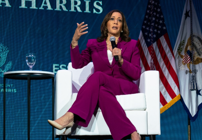 Kamala Harris nappalija ettől a színtől annyira elegáns