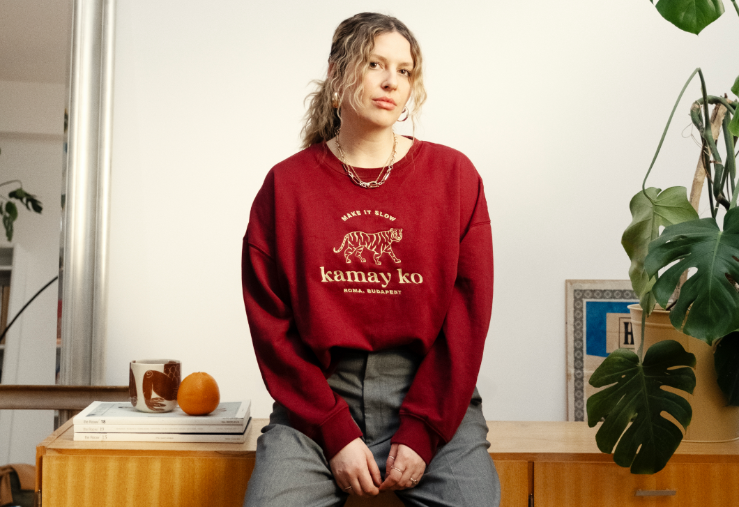 „Ótzkodom a mikrotrendektől” – interjú Sziládi Noémivel, a Kamay Ko divatmárka alapítójával