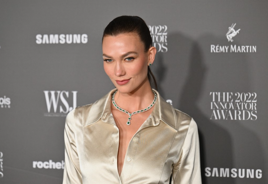 A harmadik gyermekével várandós Karlie Kloss