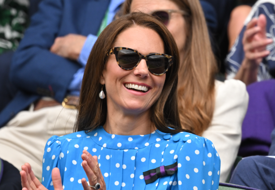 Katalin hercegné megmutatja, hogyan lehet elegánsan viselni a pöttyös mintát, főkép