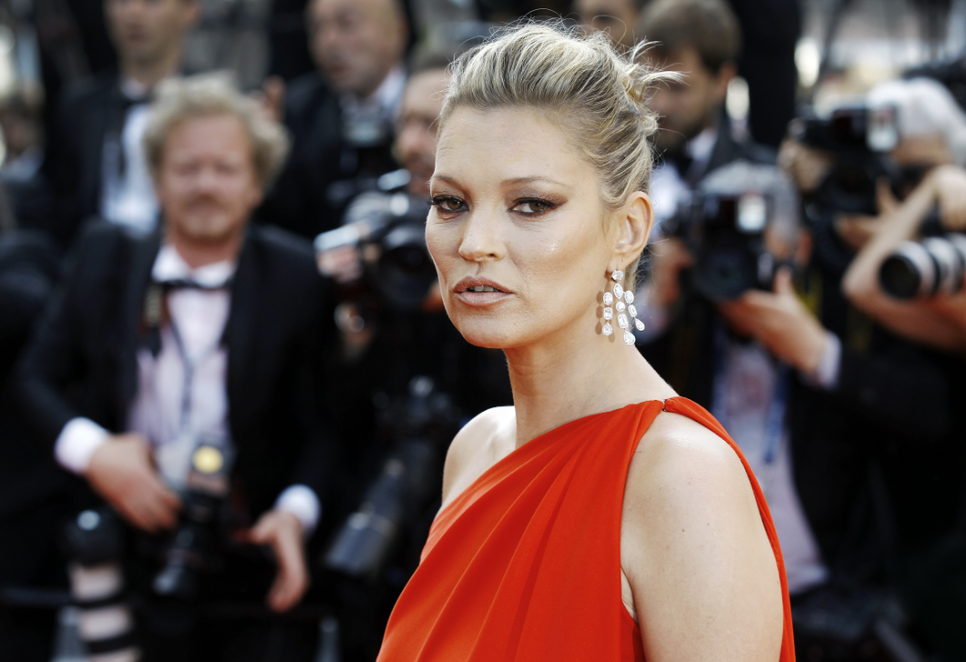 Kate Moss 52 évesen történelmet írt, új rekordot állított fel a divatvilág ikonja